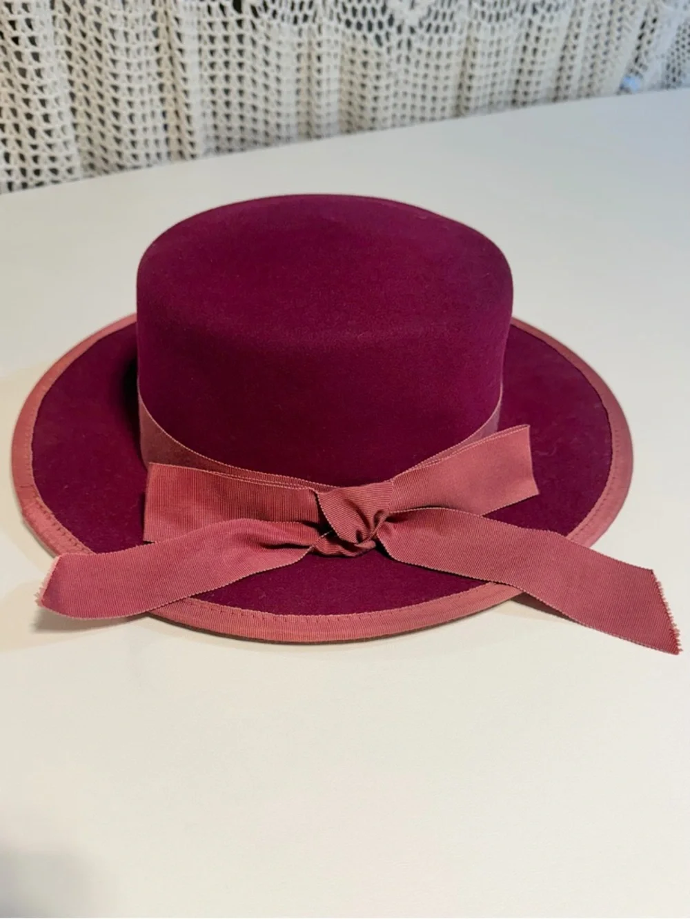 VINTAGE raspberry wool bowler hat grosgrain ribbon bow MCM 50s 60s church ladys - Picture 6 of 11